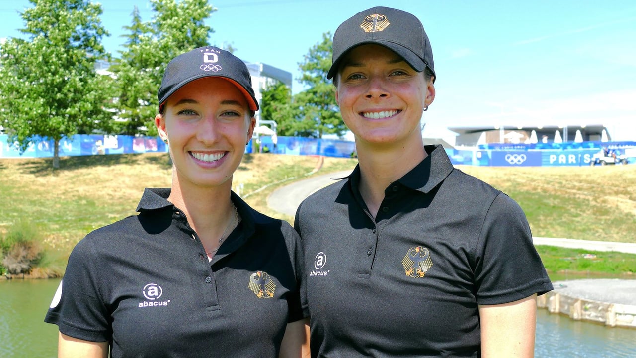 Alexandra Försterling (l.) und Esther Henseleit vor dem Golfturnier bei Olympia 2024. (Foto: Thomas Kirmaier)