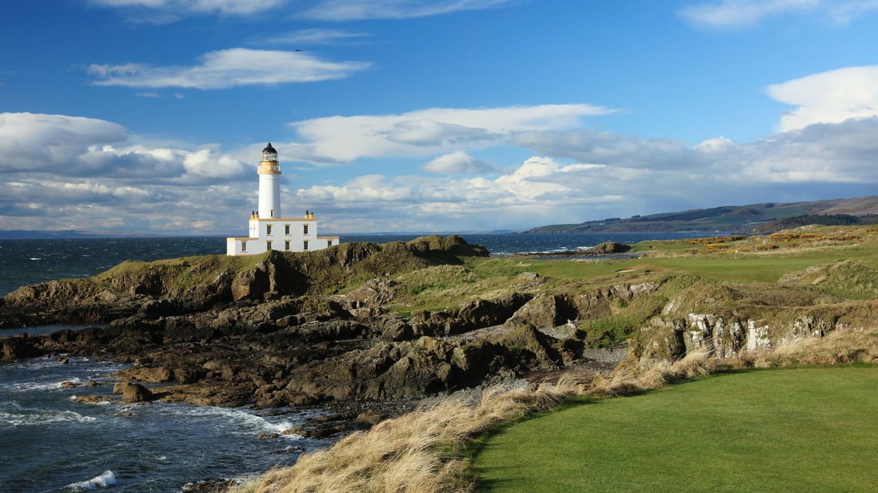 Der Blick über den Ailsa-Kurs des Trump Turnberry - bald einer der teuersten Golfplätze der Welt. (Foto: Azalea Group) Der Blick über den Ailsa-Kurs des Trump Turnberry - bald einer der teuersten Golfplätze der Welt. (Foto: Azalea Group)