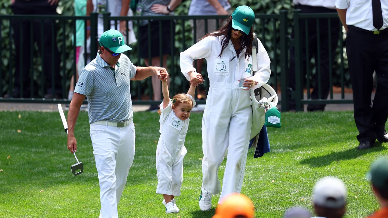 Rickie Fowler und Allison Stokke mit ihrer Tochter Maya beim Masters. (Foto: Getty) Rickie Fowler und Allison Stokke mit ihrer Tochter Maya beim Masters. (Foto: Getty)