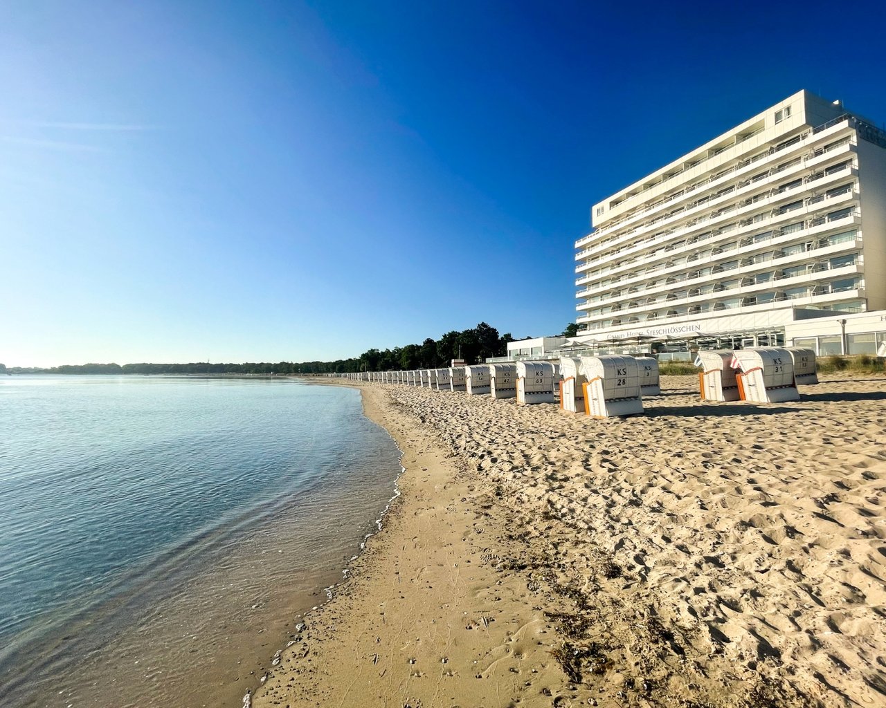 Das Grand Hotel Seeschlösschen bietet einen unmittelbaren Strandzugang. (Foto: Grand Hotel Seeschlösschen Sea Retreat & SPA) Das Grand Hotel Seeschlösschen bietet einen unmittelbaren Strandzugang. (Foto: Grand Hotel Seeschlösschen Sea Retreat & SPA)