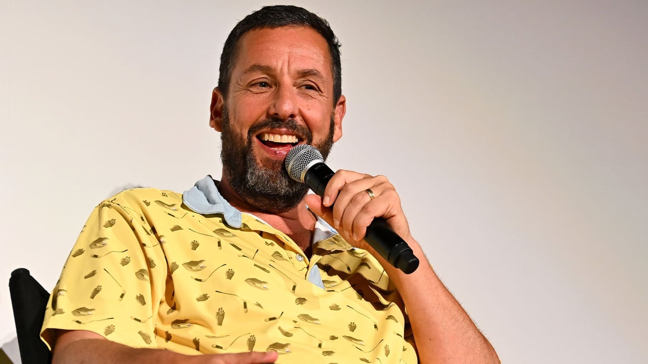 Adam Sandler kehrt in Happy Gilmore 2 zu seiner Erfolgsrolle zurück. (Foto: Getty) Adam Sandler kehrt in Happy Gilmore 2 zu seiner Erfolgsrolle zurück. (Foto: Getty)
