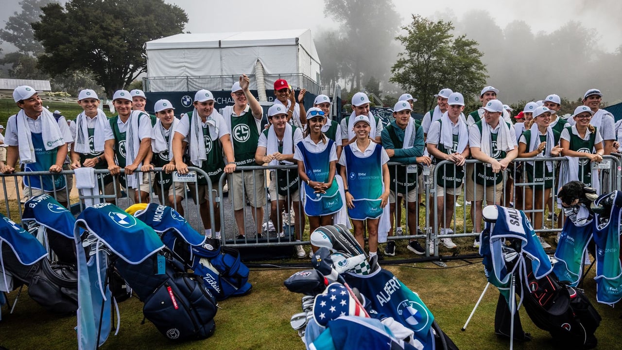 Die Evans Scholars Caddies bei der BMW Championship. (Foto: Western Golf Association)
