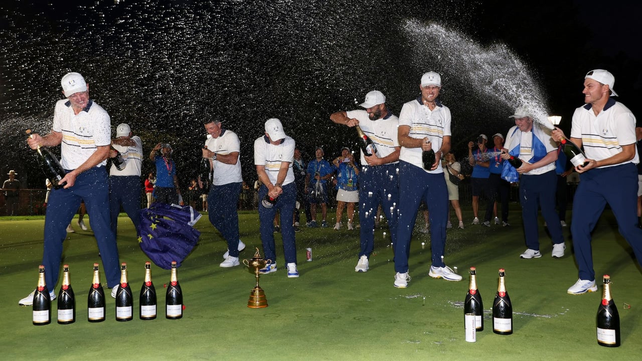 Das europäische Team ließ nach dem Ryder Cup 2025 ausgiebig die Korken knallen. (Foto: Getty)