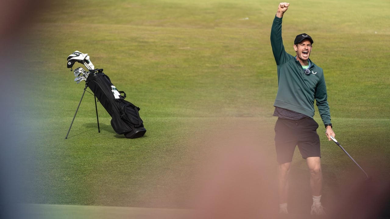 Andy Murray feiert seinen Eagle auf dem Old Course. (Foto: St Andrews Links Trust)