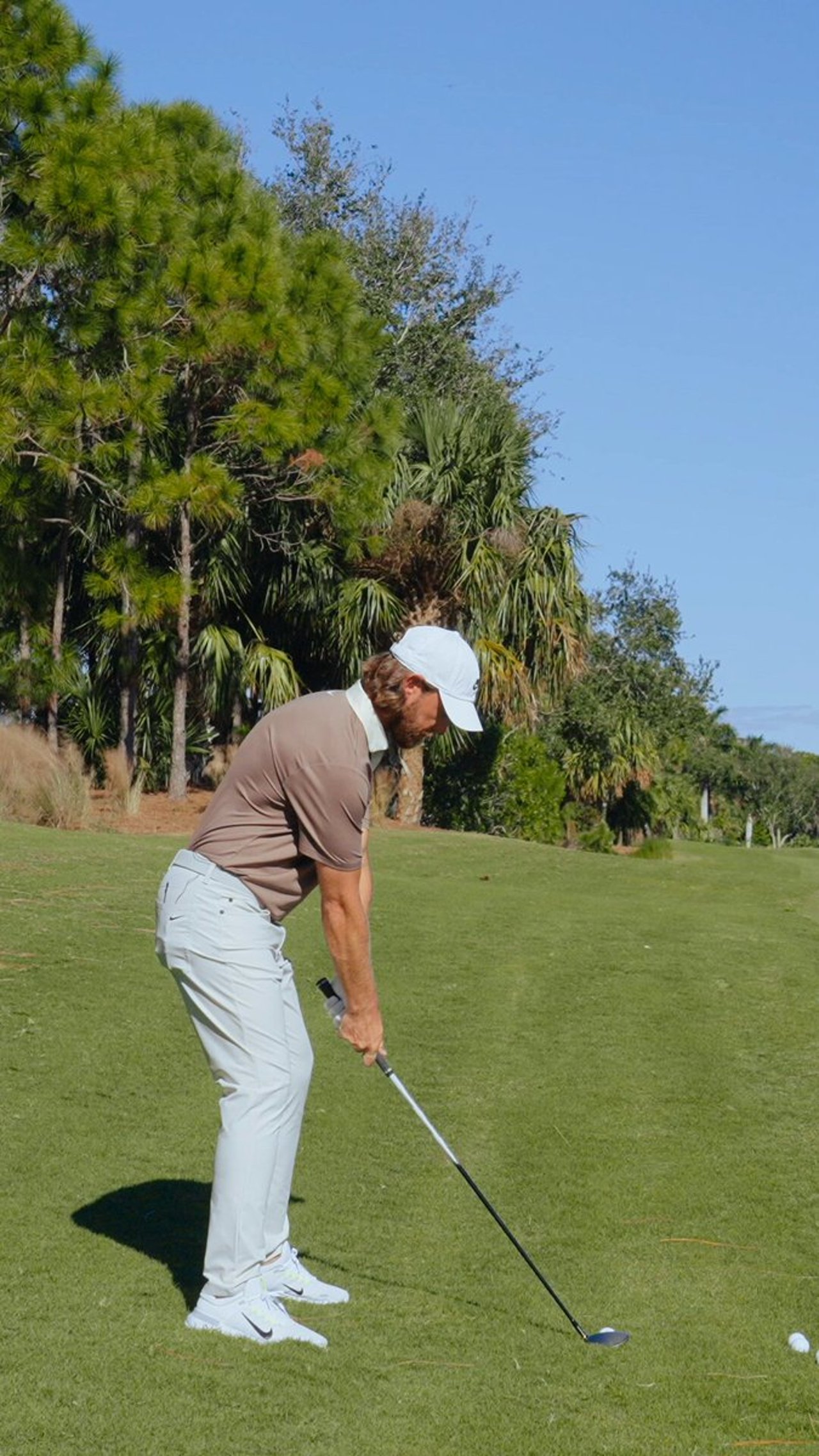 Tommy Fleetwood beeindruckt mit 240-Yard-Schlag aus dem Rough - (@TaylorMadeGolf)