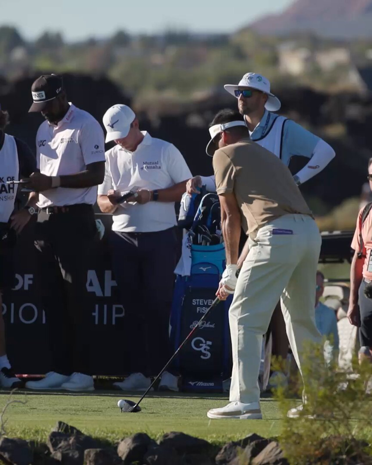 Jason Day testet Schlägermodelle ohne Ausrüstervertrag - (@PGATOUR) Jason Day testet Schlägermodelle ohne Ausrüstervertrag - (@PGATOUR)
