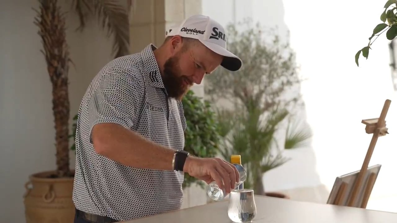DP World Tour: Wer verliert als Letzter das Wasser? Ein Spaß abseits des Golfplatzes - (@DPWorldTour)