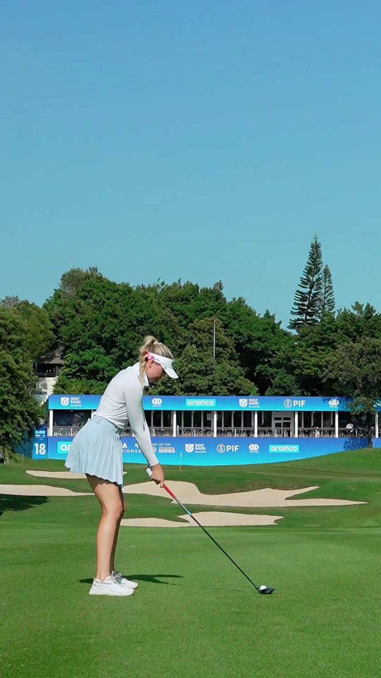 Olivia Cowan beeindruckt mit perfektem Schwung auf der Ladies European Tour - (@LETgolf)