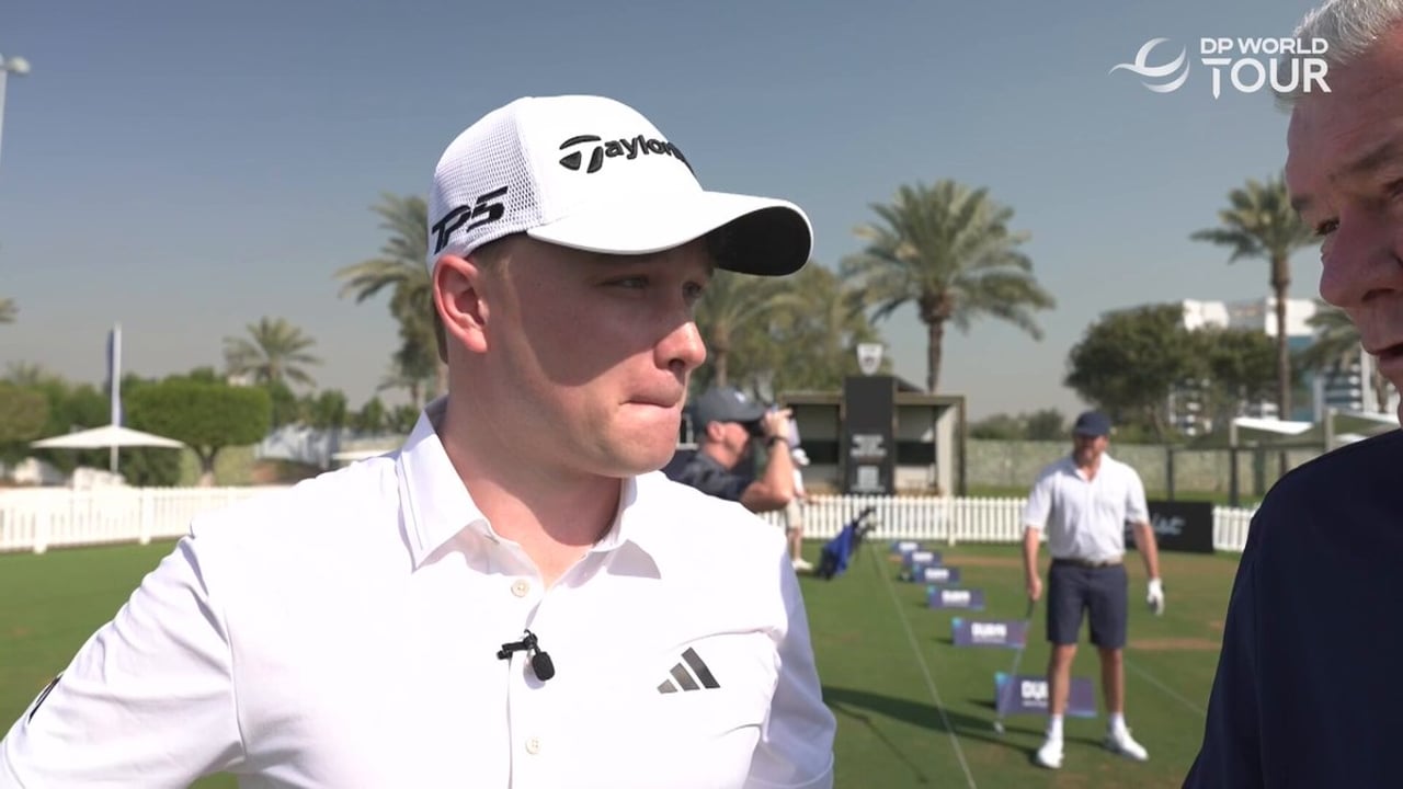 Jayden Schaper erklärt den Einsatz von Daten auf der Driving Range - (@DPWorldTour)