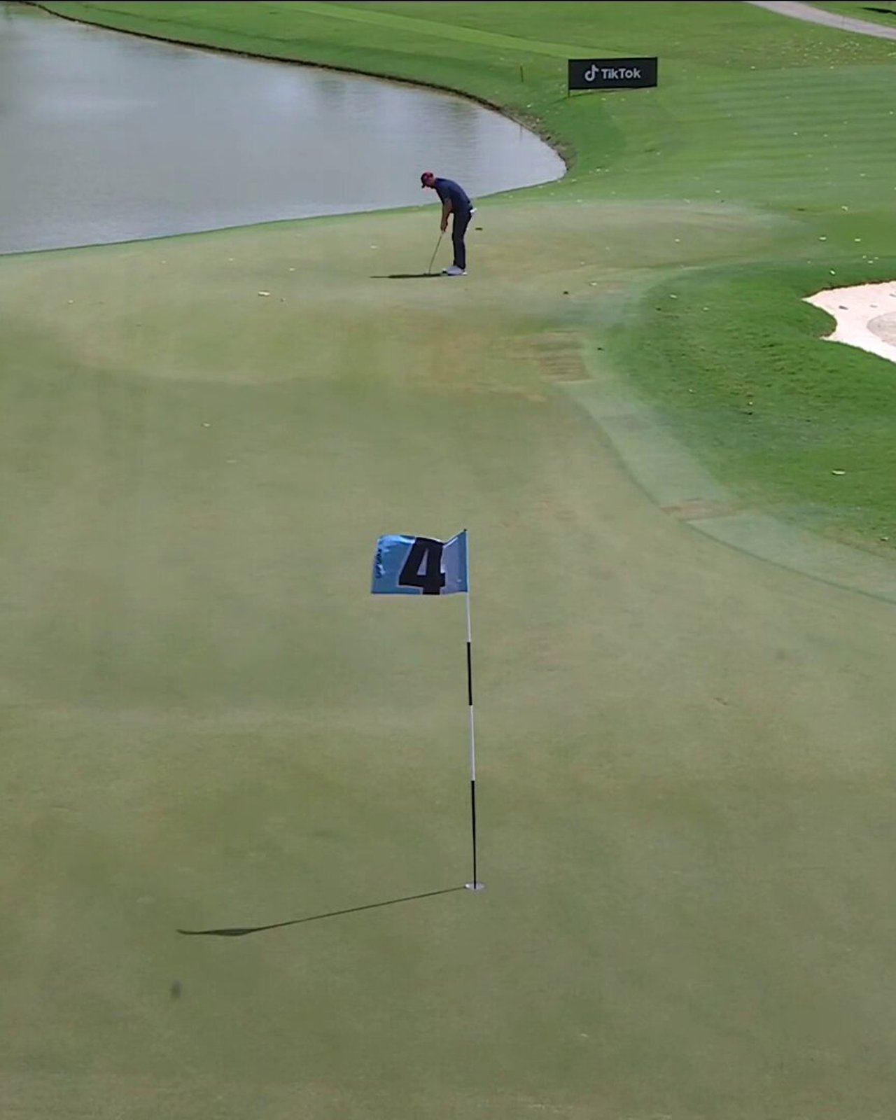 Marc Leish mit dem Putt des Jahres bei der LIV Golf League - (@livgolf_league)