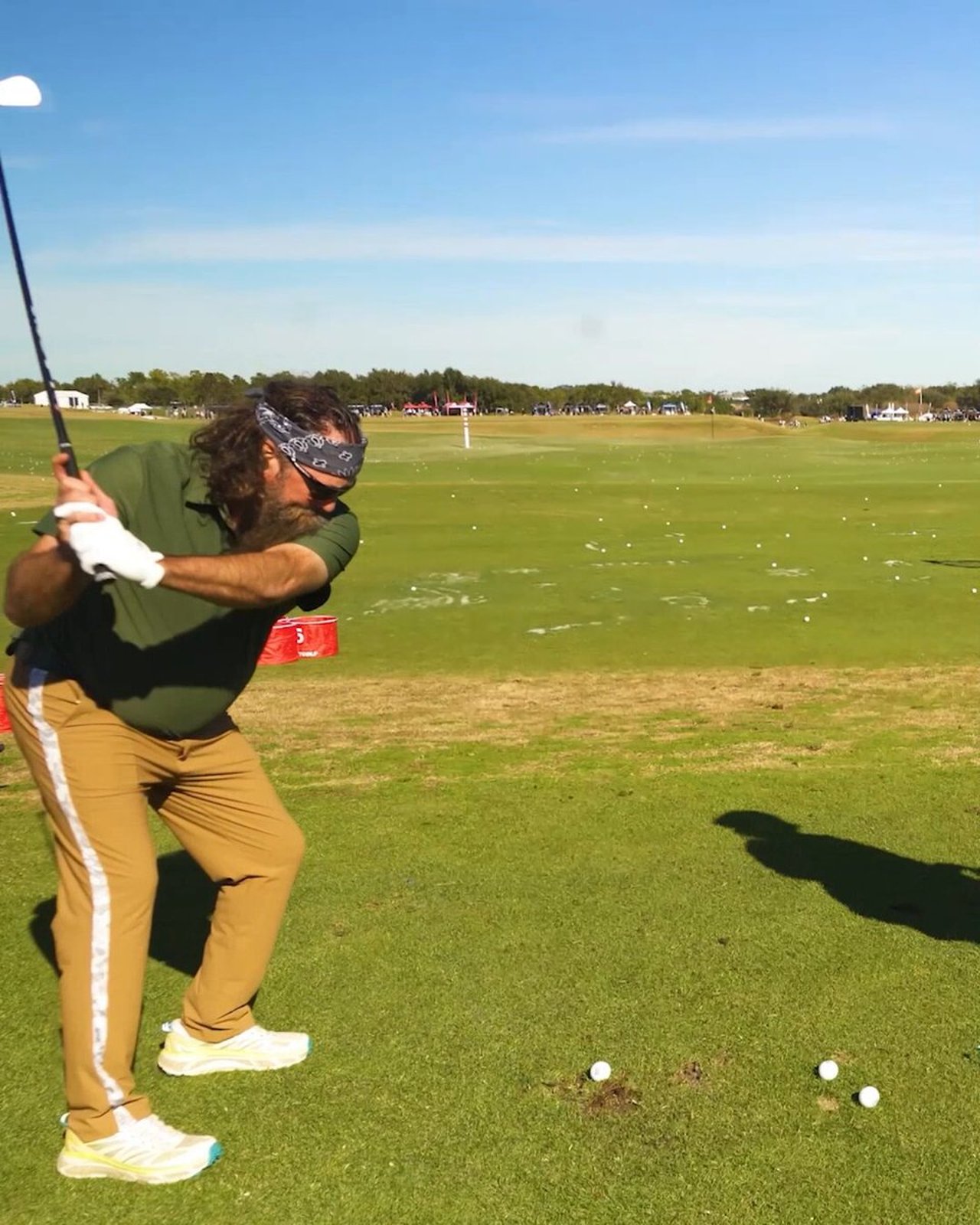 PGA Coach Ryan Adams zeigt, wie man den Stinger-Schlag perfektioniert - (@PGA)