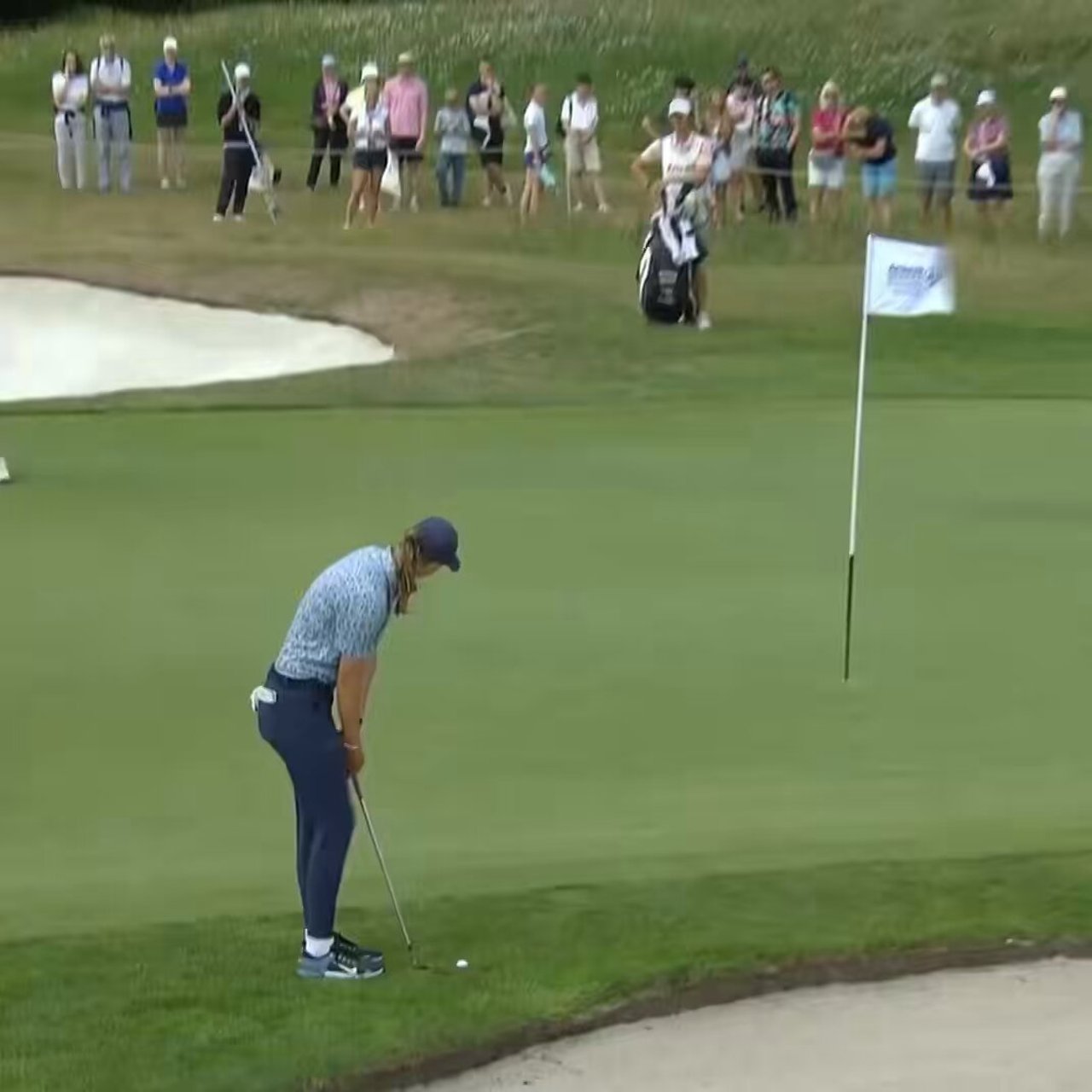Helen Briem erlebt einen der unglücklichsten Lip-Outs der Saison auf der Ladies European Tour - (@LETgolf)