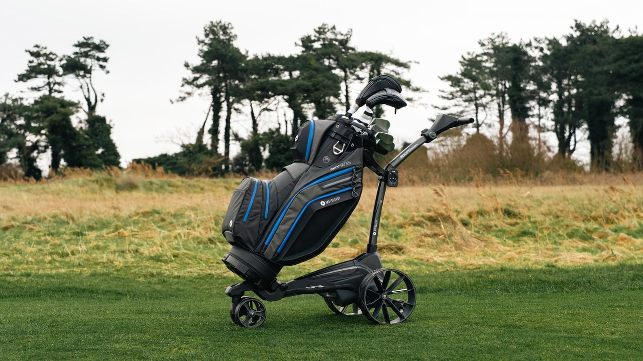 Motocaddy präsentiert vier neue Bags mit maximaler Trolly Kompatibilität. (Foto: Motocaddy)