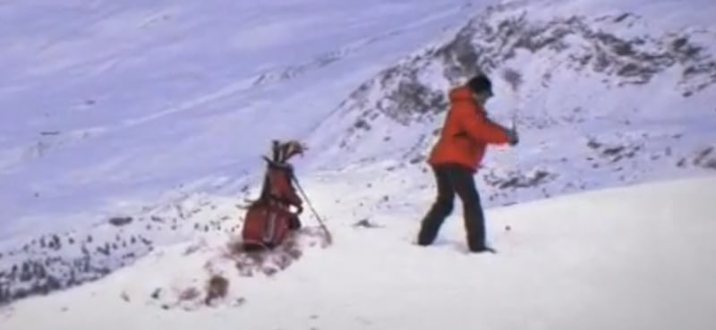 Golf Kurios: Abschlag am Fuße des Mont Blanc