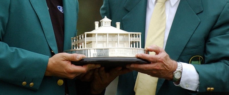 Masters Pokal: Das Clubhaus von Augusta in Silber