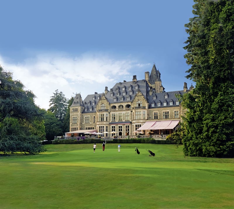 Schon bald kann einer unserer Leser in einem kaiserlichen Ambiente abschlagen und sich im Schlosshotel Kronberg verwöhnen lassen. (Foto: Schlosshotel Kronberg)