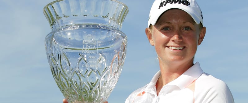 Stacy Lewis sicherte sich bei der ShopRite LPGA Classic den zweiten Saisonsieg und den Sprung an die Spitze der Weltrangliste.