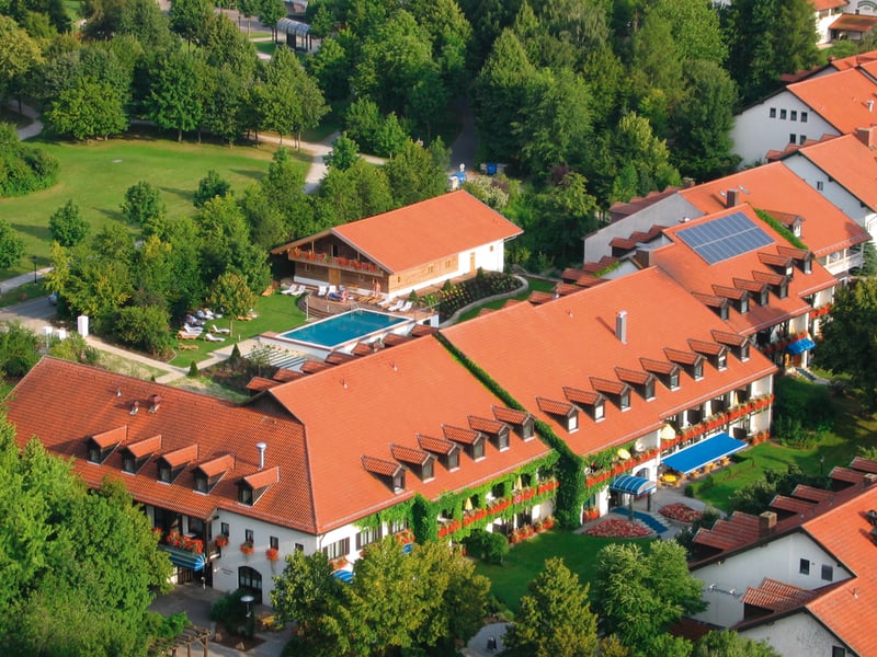 Das Hotel Drei Quellen Therme liegt im bayrischen Bad Griesbach. (Foto: Hotel Drei Quellen Therme)