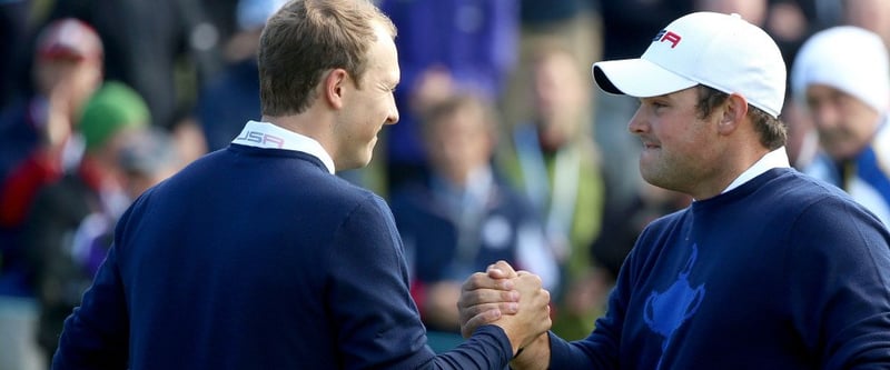 Oben auf waren nach dem Duell mit Martin Kaymer und Thomas Björn leider nur die Amerikaner Jordan Spieth (l.) und Patrick Reed.