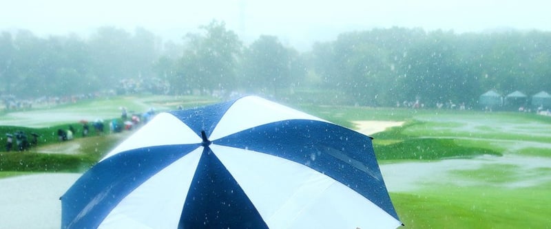 Anhaltender Regen sorgte auf der chinesischen Ferieninsel Hainan Island dafür, dass in der zweiten Runde der Blue Bay LPGA nur wenige Löcher gespielt werden konnten.