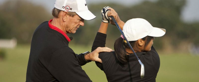Die Ausbildung zum PGA Professional ist für Haupt- und Nebenberufler zugänglich, aber man muss sich min. ein Handicap von 6,0 erspielen.