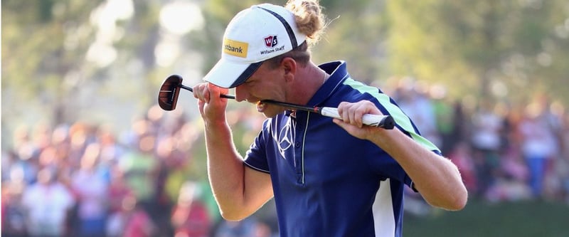 Marcel Siem beißt vor Ärger oder Schmerz in seinen Schläger bei der Turkish Airlines Open. (Foto: Getty)