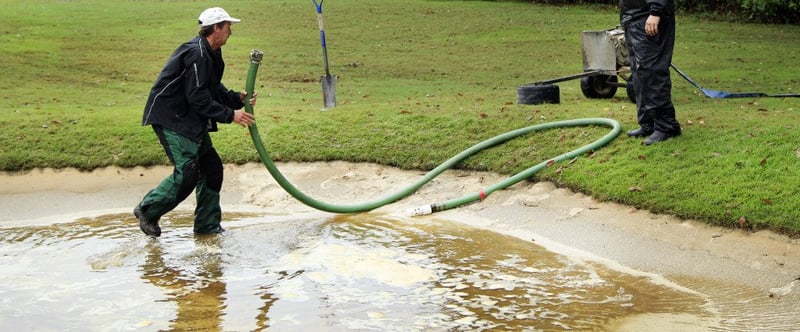 Auch der Turniersamstag der Sanderson Farms Championship ist von heftigen Regenfällen geprägt. (Foto: Getty)