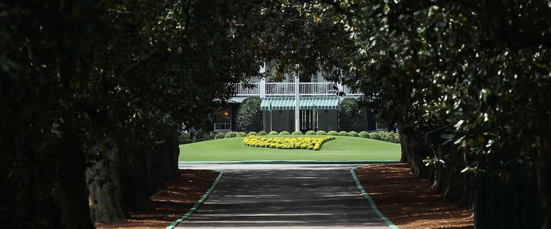 Die Magnolia Lane ist die wohl bekannteste Straße in Georgia. Sie führt über 300 Meter vom Eingangtor zum Augusta National Clubhaus. (Foto: Getty)