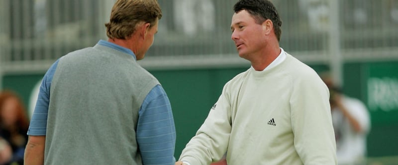 Lieferten sich ein packendes Stechen. Am Ende sicherte sich der Außenseiter den Claret Jug: Ernie Els und Todd Hamilton (rechts). (Foto: Getty)