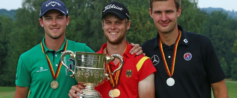 Hurly Long (mitte) setzt sich bei der 77. Internationalen Amateurmeisterschaft gegen Christian Bräunig (rechts) und Michael Ludwig durch. (Foto: DGV/Stebl)