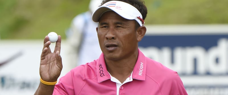 Thongchai Jaidee mit seinem Ball von Titleist. (Foto: Getty)