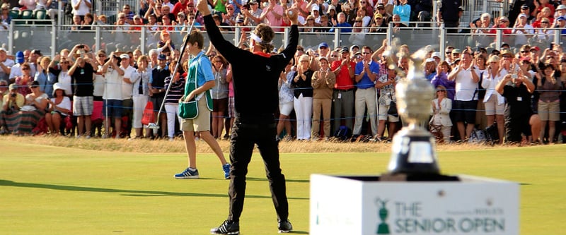 So will er wieder jubeln: Bernhard Langer vor zwei Jahren beim Sieg der Senior Open Championship. (Foto: Getty)