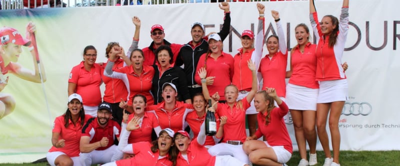 Die frischgebackenen Deutschen Mannschaftsmeisterinnen des GC St. Leon-Rot feiern den Titeln. (Foto: Golf Post)