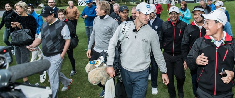 Martin Kaymer stattete den Teilnehmern des MercedesTrophy World Final in Stuttgart einen Besuch ab.