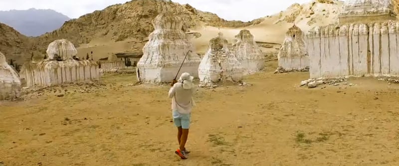 Golfen auf dem höchsten Platz der Welt? Adventures in Golf machen es vor. (Foto: youtube.com/SkratchTV)