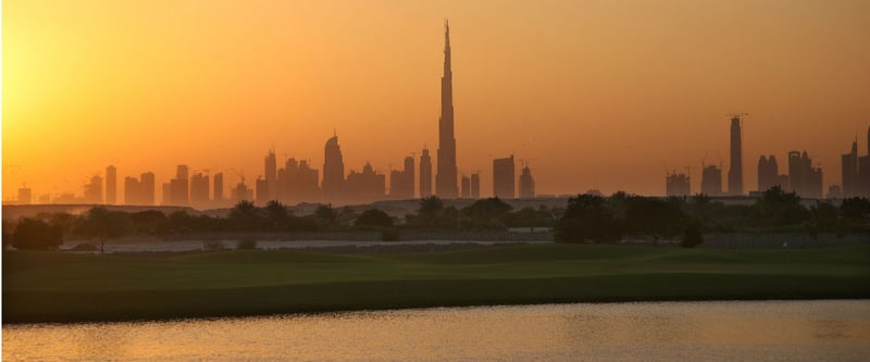 Golf in Dubai ist nicht nur bei den Profis beliebt, auch Touristen zieht es auf die zahlreichen Golfplätze am Persischen Golf.