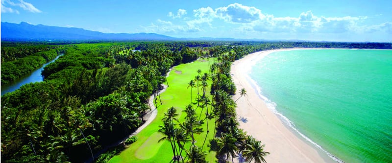 Golf in Puerto Rico ist häufig mit spektakulären Panoramaausblicken auf die Karibische See verknüpft.
