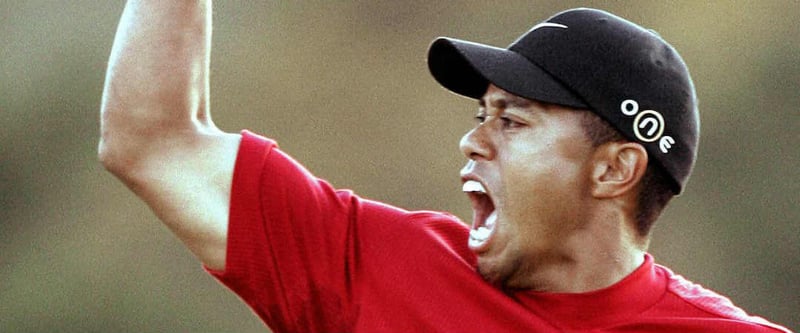 Tiger Woods jubelt beim Masters Tournament 2005. (Foto: Getty)