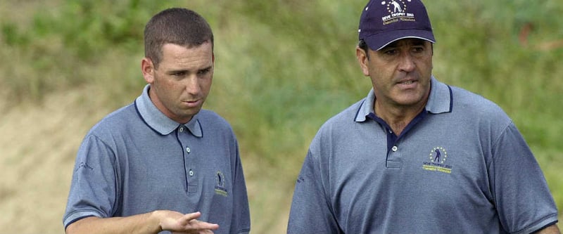 Sergio Garcia (l.) kann am 60. Geburtstag von Legende Seve Ballesteros sein erstes Major beim US MAsters Tournament gewinnen.