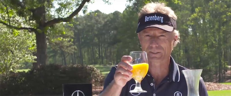 Bernhard Langer empfiehlt eine gesunde Mahlzeit vor der Runde. (Foto: Screenshot YouTube.com)