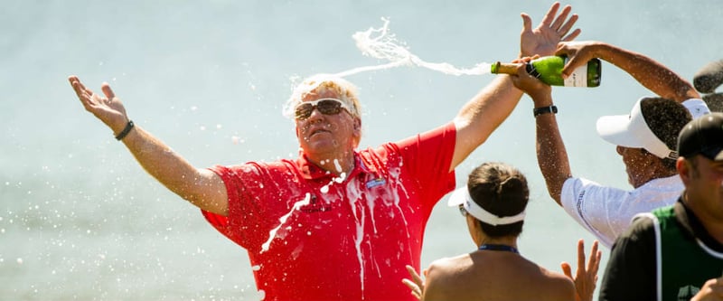 John Daly lässt sich nach seinem Sieg beim Insperity Invitational feiern. (Foto: Getty)