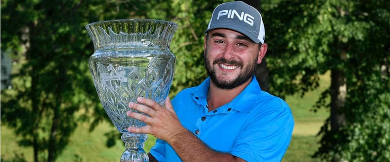 Da ist das Ding! Mit dem Sieg bei der Rust Oleum Championship sichert sich Stephan Jäger gleichzeitig die PGA-Tour-Karte. (Foto: twitter.com/WebDotComTour)