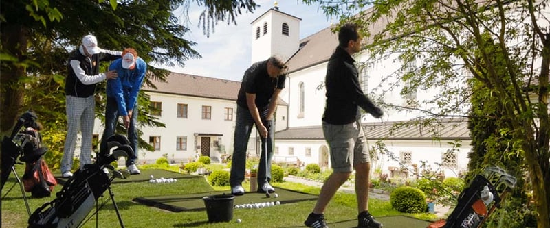 Im Kloster St. Josef in Neumarkt kann Klosterurlaub mit golferischem Engagement verbunden werden.