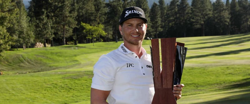 Nach elf Jahren hält Chris Stroud bei der Barracuda Championship endlich eine Trophäe in der Hand. (Foto: Getty)