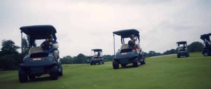 Die Bands Beatsteaks und Deichkind rocken in ihrem neuen Musikvideo den Golfplatz des GC Gut Kaden in Hamburg. (Foto: youtube.com)