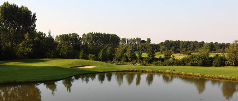 Golf Mitgliedschaft: Mit dem Golf Post Special können Sie sowohl die Plätze des Golf Club Oberhausen als auch Schloss Horst spielen und sparen sich die Aufnahmegebühr. (Foto: Golfclub Oberhausen)