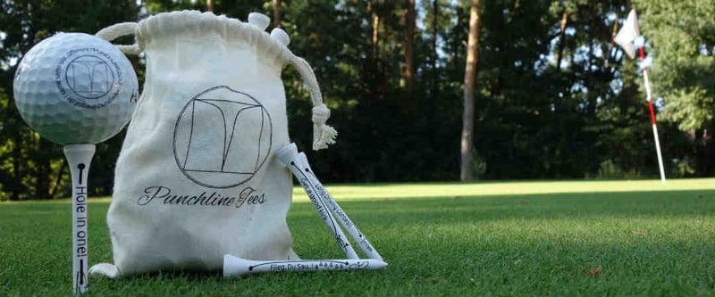 Tees mit lustiger und frecher Botschaft. Punchline Golf bringt Spaß in die Equipmentlandschaft. (Foto: Punchline Golf)