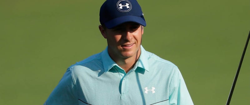 Jordan Spieth hat allen Grund zu lachen bei The Northern Trust, dem ersten FedEx Cup Playoff. (Foto: Getty)