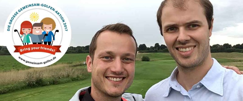 Golf Post Redakteur Tobias Hennig mit seinem Freund Miki beim Golfen im Rahmen der 