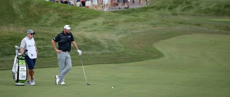 Den richtigen Plan haben sich Marc Leishman und sein Caddy überlegt. Das Equipment im Überblick. (Foto: Getty)